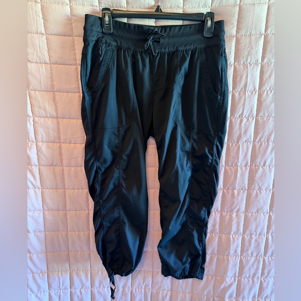 The North Face Women's Black Capris